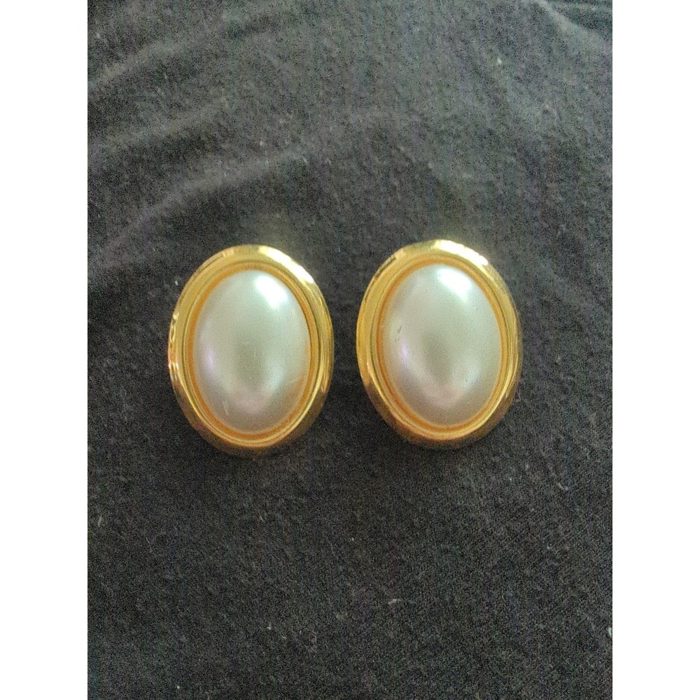 Vintage Gold‎ Toned Earrings With Enamel Pearl Like Centerpiece